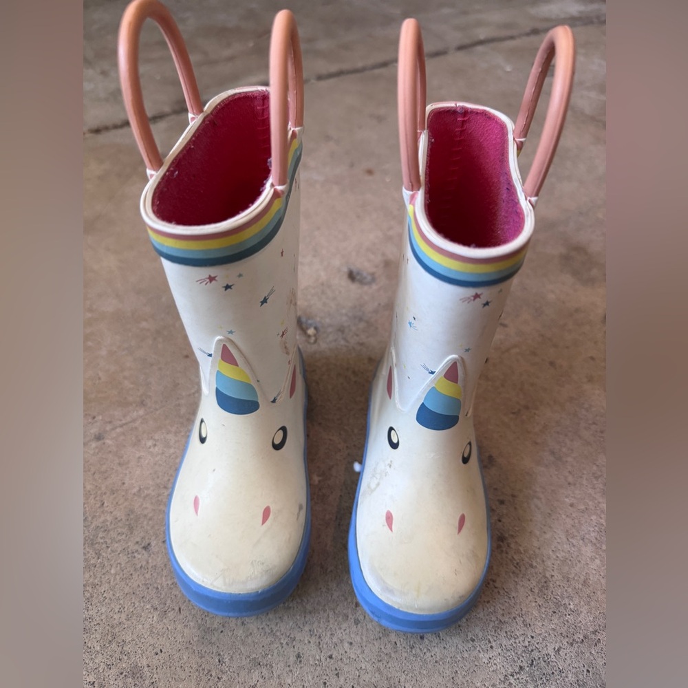 Unicorn Rainboots with handles GIRLS size 6